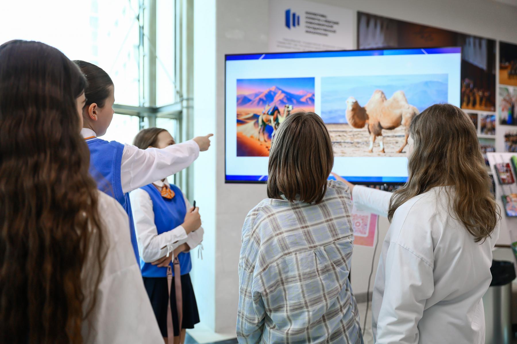 Фото Соловьёв, Савочкин, Никишева: звездные гости собрали на форуме в Новосибирске свыше тысячи человек – 100 ярких кадров 58